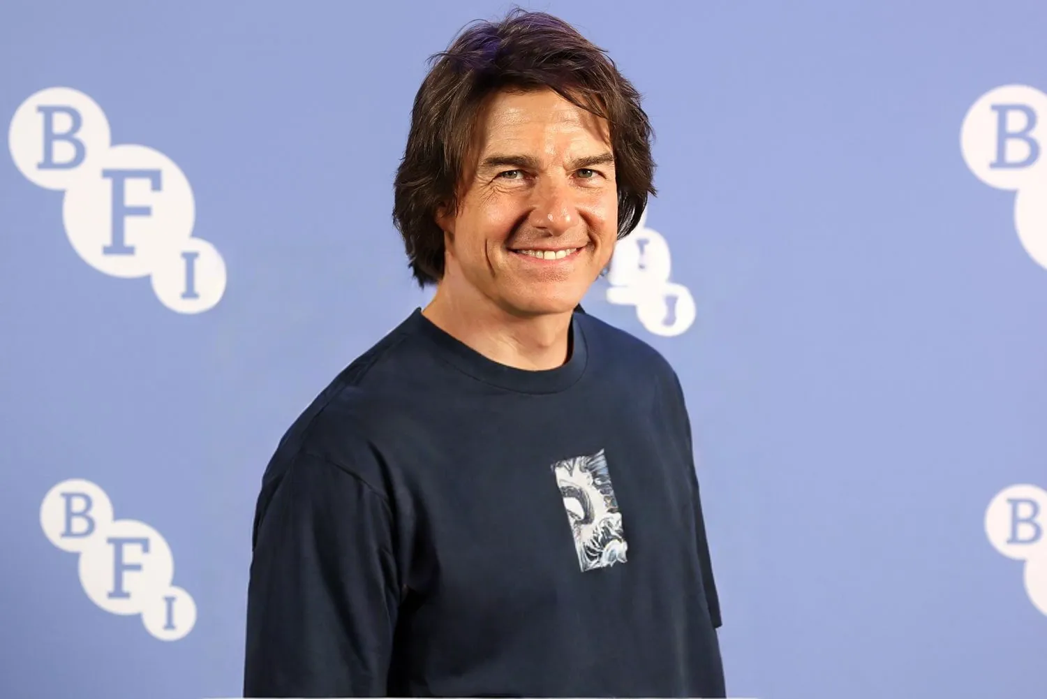Tom Cruise in black t-shirt result